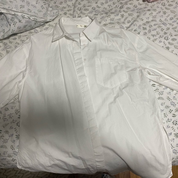 White button down top, worn twice. 100% cotton - Picture 1 of 1